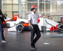Sergio Perez w McLaren Technology Center