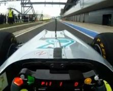 Okrążenie toru Silverstone w W03