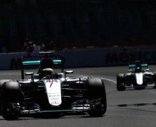 Hamilton blisko drugiej bazy, Rosberg nie przeszkadzał
